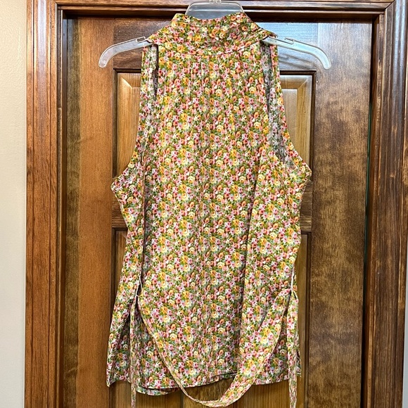 Talbots Pullover Sleeveless V-Neck Floral Blouse Sz 16P Cotton Blend EUC Stretch - Picture 4 of 13